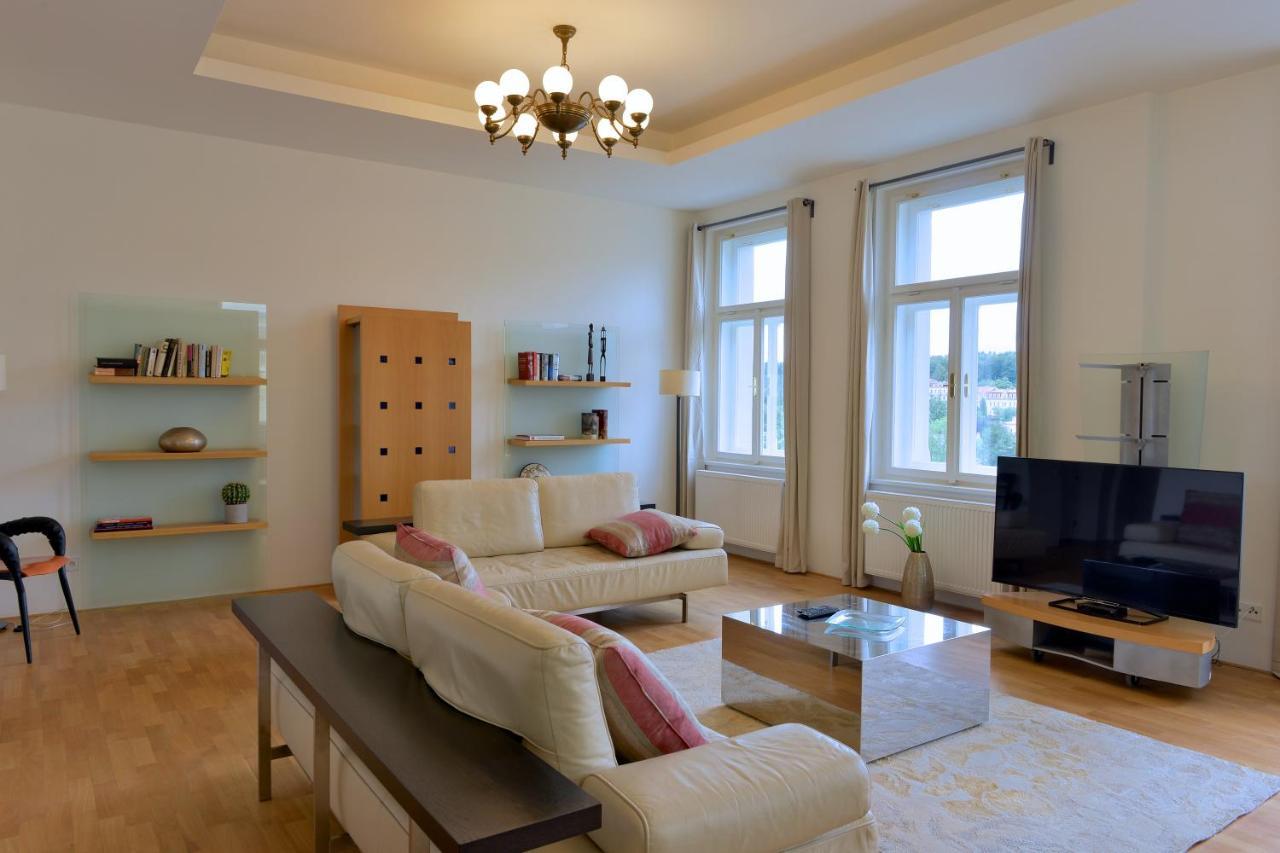 Kolonada Luxury 3 Bedroom Apartment Manes Mariánské Lázně Kültér fotó