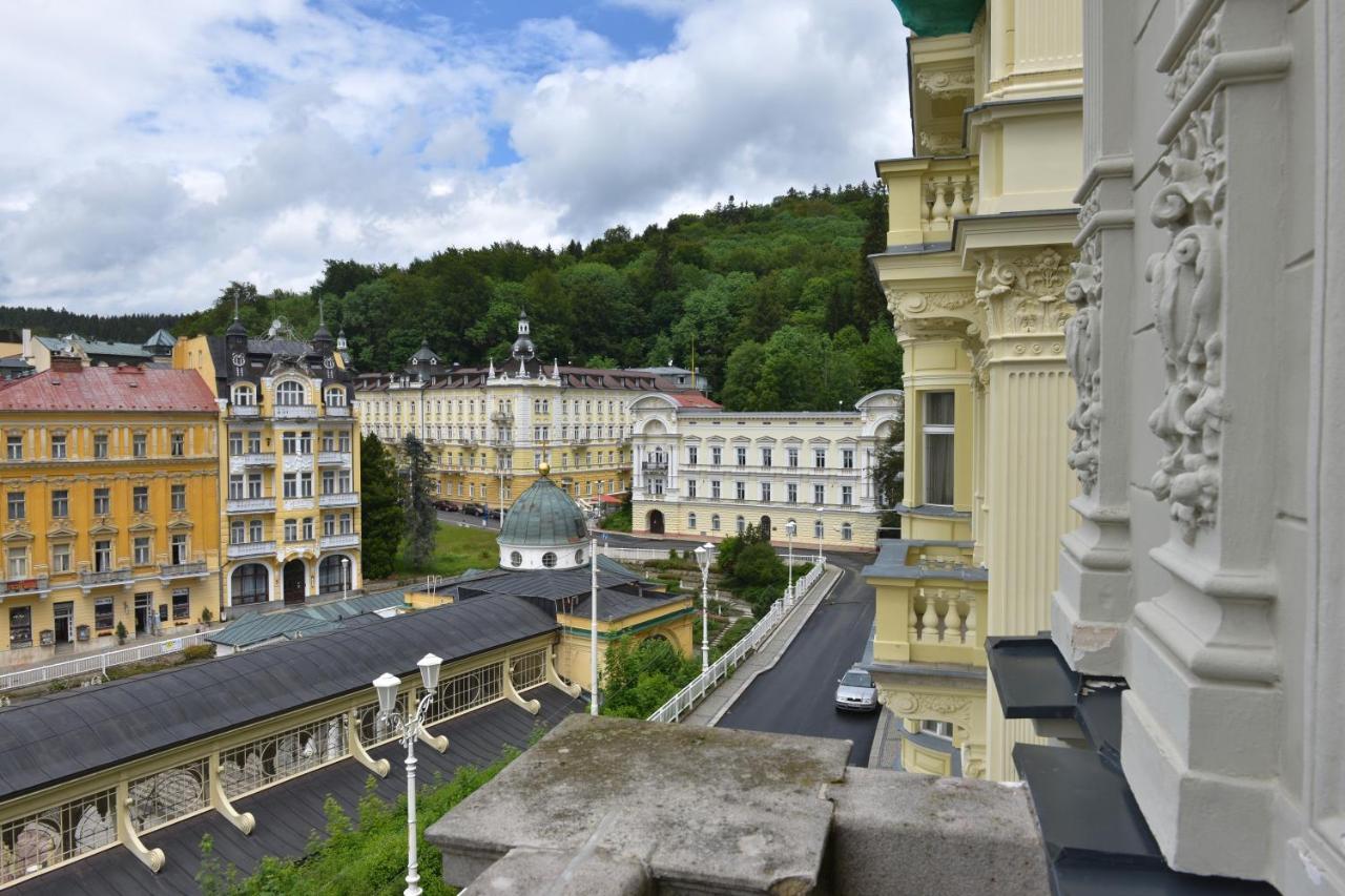 Kolonada Luxury 3 Bedroom Apartment Manes Mariánské Lázně Kültér fotó