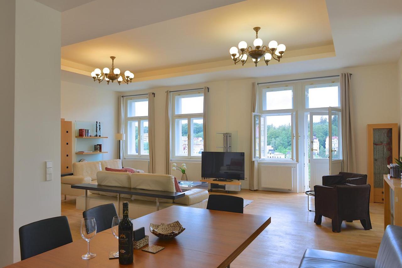 Kolonada Luxury 3 Bedroom Apartment Manes Mariánské Lázně Kültér fotó