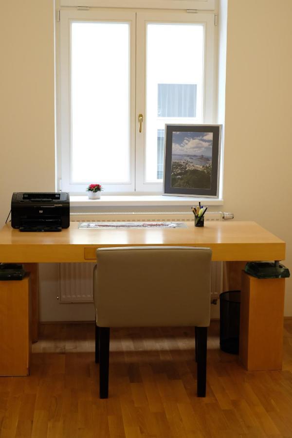 Kolonada Luxury 3 Bedroom Apartment Manes Mariánské Lázně Kültér fotó