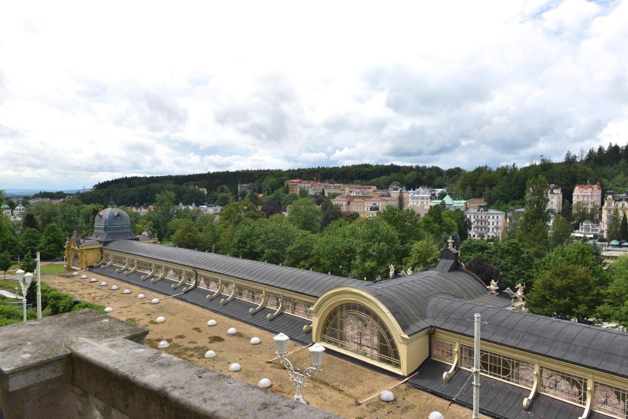 Kolonada Luxury 3 Bedroom Apartment Manes Mariánské Lázně Kültér fotó