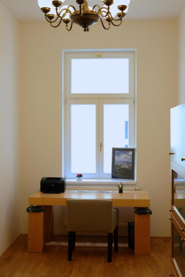 Kolonada Luxury 3 Bedroom Apartment Manes Mariánské Lázně Kültér fotó